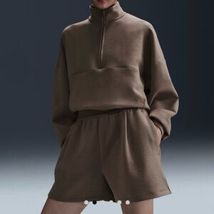 Women’s Nike 24.7 ImpossiblySoft dri fit brown shorts! NWT (size extra small)